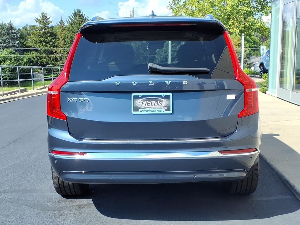 Certified 2024 Volvo XC90 T8 Ultimate w/ Protection Package Premier AWD/4WD image 4