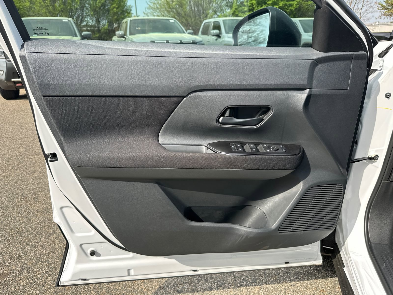 New 2026 Nissan Kicks S image 8