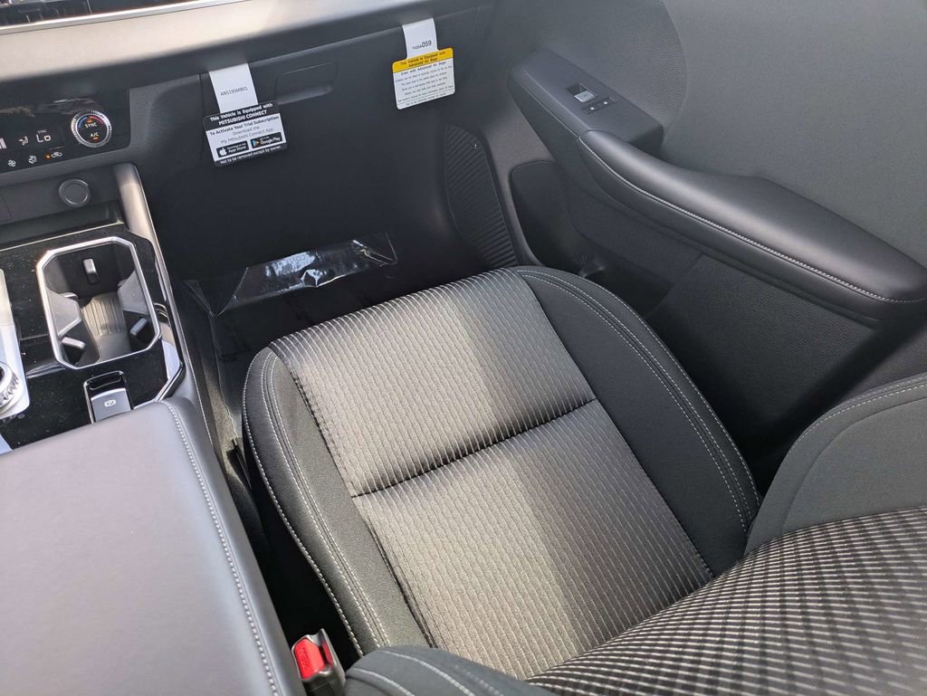New 2026 Mitsubishi Outlander ES FWD image 16
