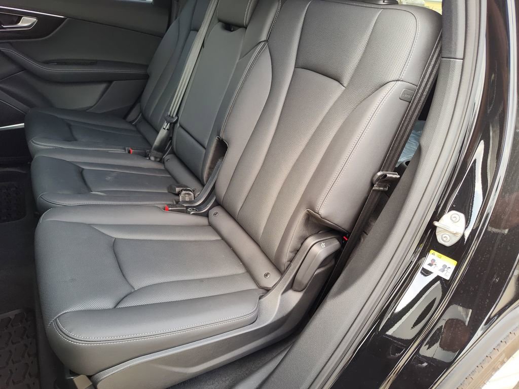 Used 2025 Audi Q7 3.0T Premium Plus w/ Premium Plus Package AWD/4WD image 37