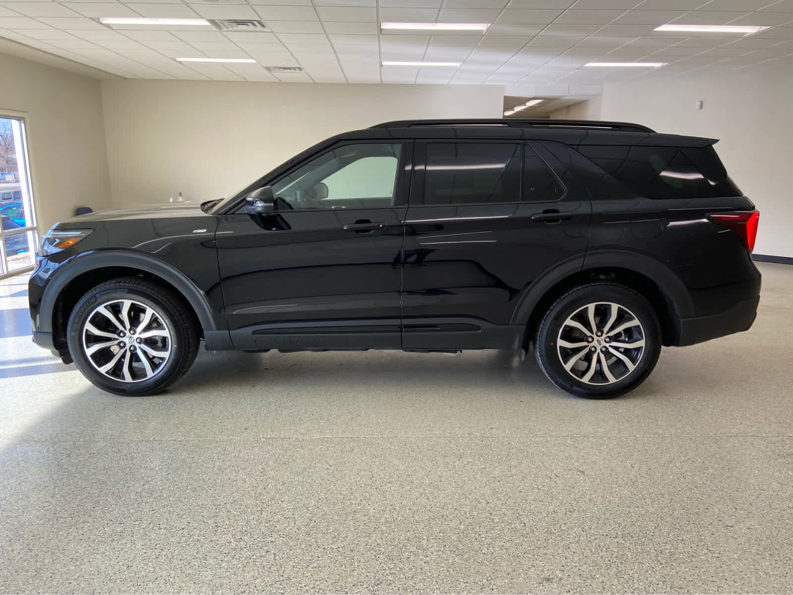 New 2026 Ford Explorer ST-Line image 10