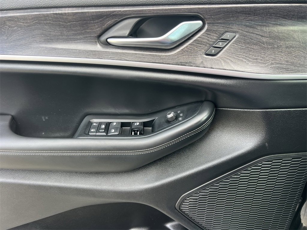 Used 2024 Jeep Grand Cherokee L Limited image 22