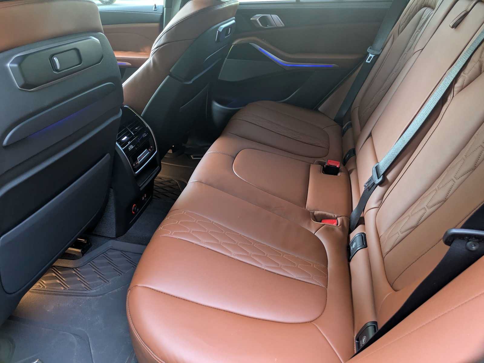 Certified 2025 BMW X5 M60i AWD/4WD image 19