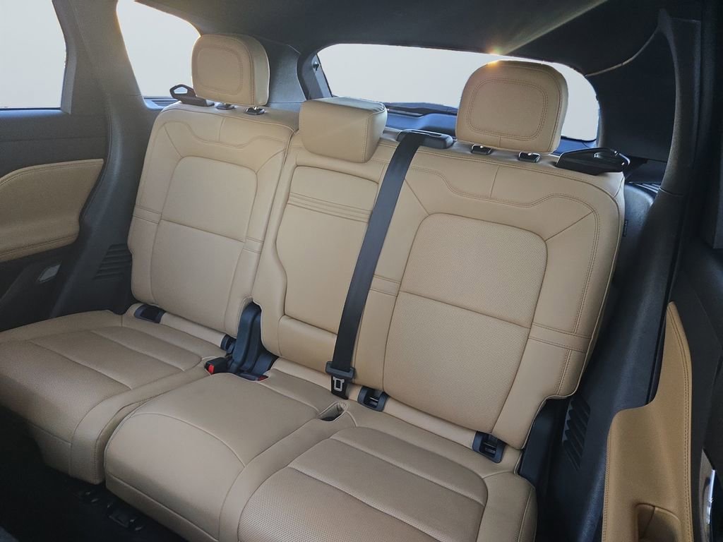 Used 2022 Lincoln Corsair Reserve w/ Sport Package image 13