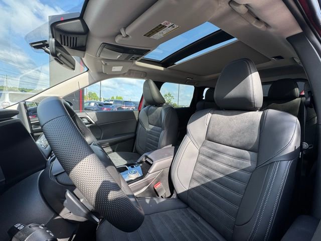 New 2025 Mitsubishi Outlander SE image 17