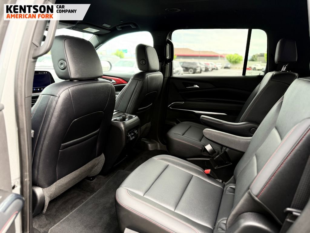 Used 2025 Chevrolet Traverse Z71 AWD/4WD image 32