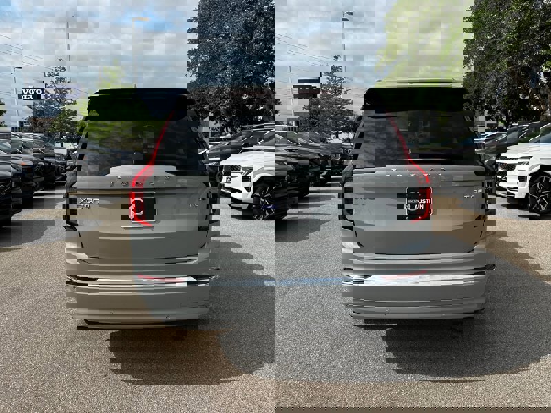 Used 2025 Volvo XC90 T8 Core w/ Climate Package image 5