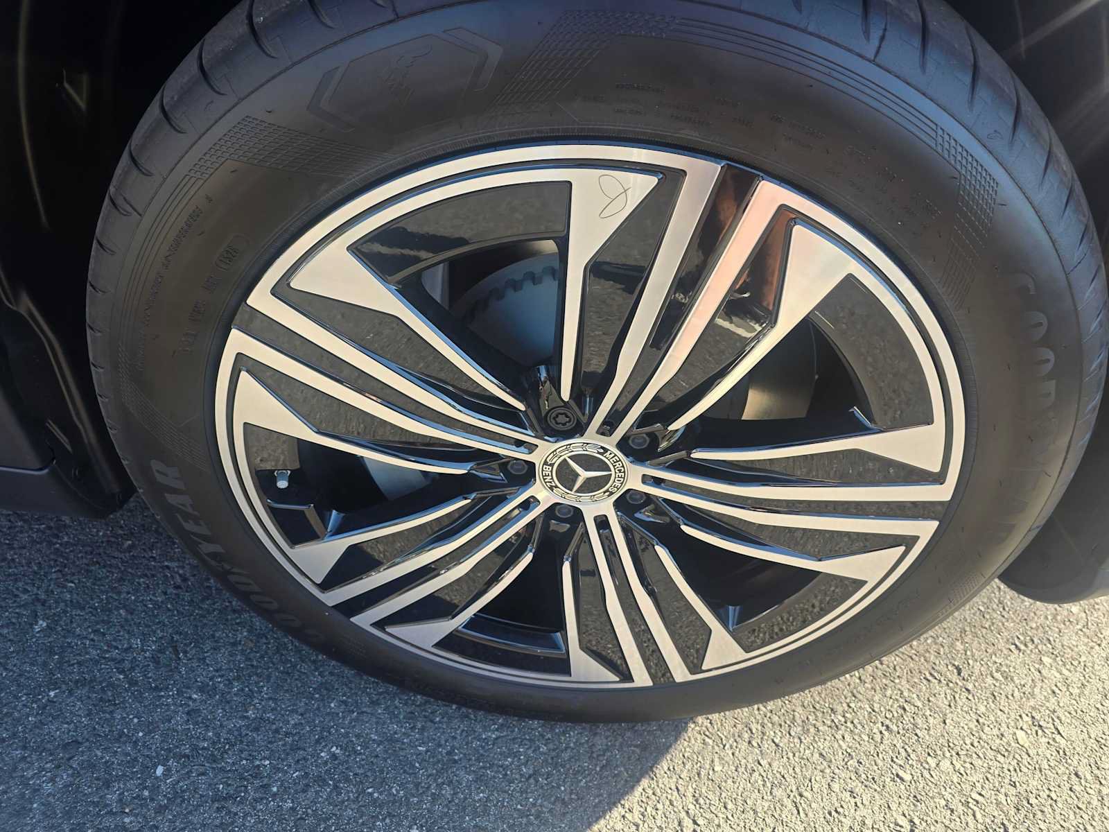 New 2027 Mercedes-Benz EQS 400 4MATIC SUV image 9