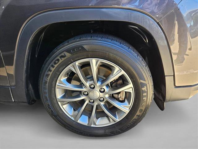 Used 2019 Jeep Cherokee Latitude Plus image 19