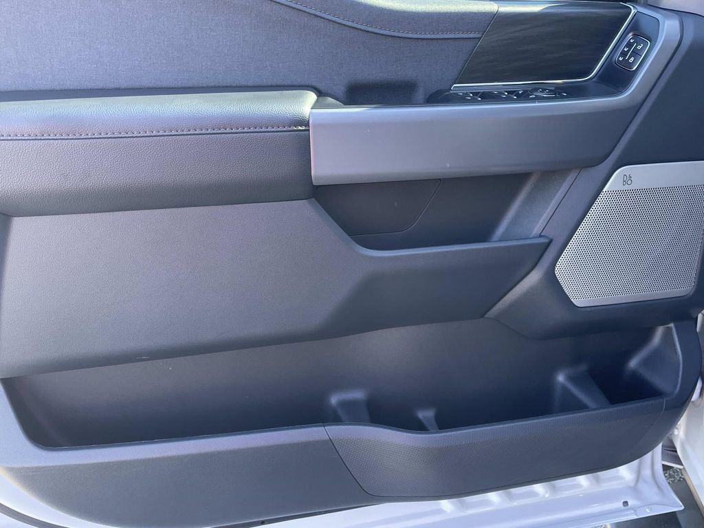 Used 2025 Ford F150 Lariat w/ Equipment Group 501A Mid image 16