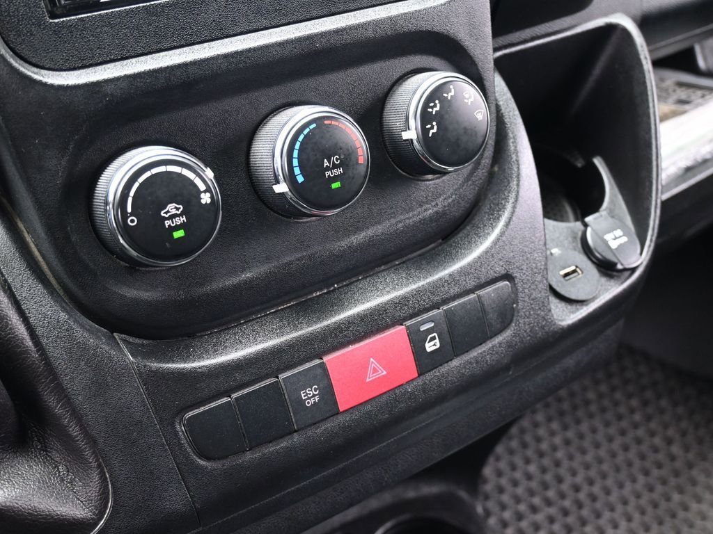 Used 2017 RAM ProMaster 1500 image 23