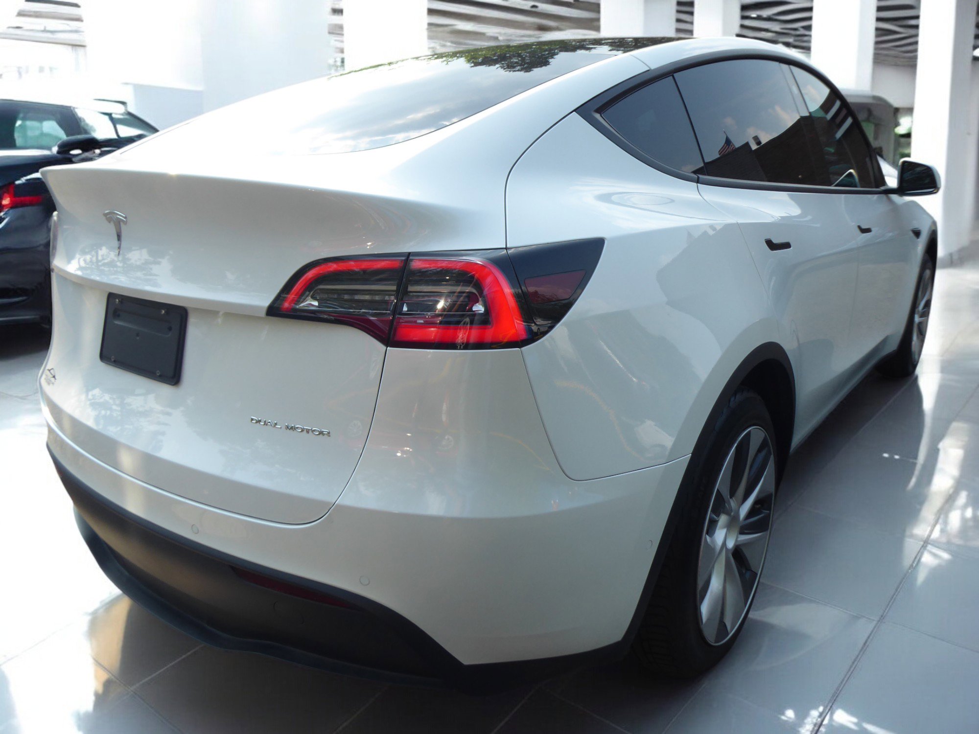 Used 2020 Tesla Model Y Long Range image 10