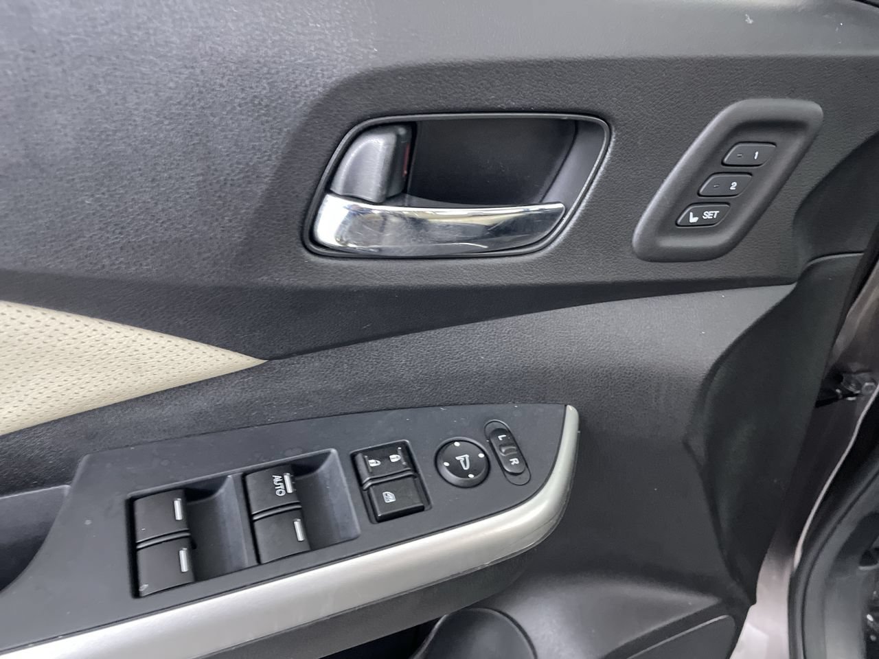 Used 2016 Honda CR-V Touring image 11