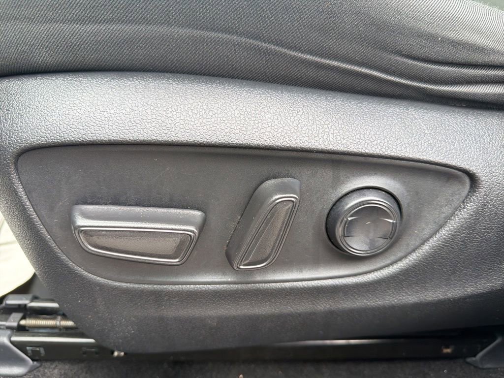 Used 2023 Toyota RAV4 XLE image 32