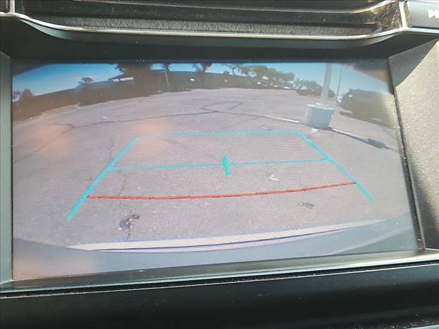 Used 2018 Toyota RAV4 LE FWD image 15