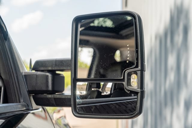 Used 2018 GMC Sierra 2500 Denali w/ Duramax Plus Package AWD/4WD image 16
