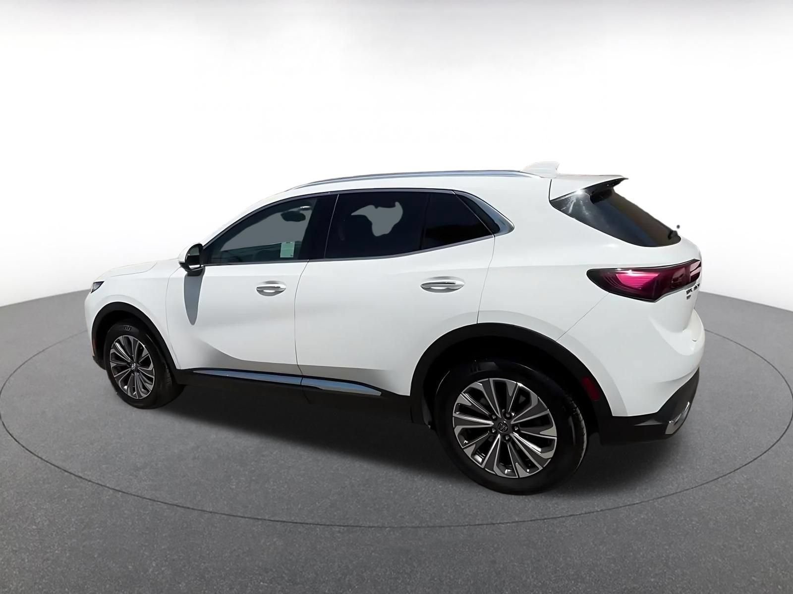 Used 2024 Buick Envision Preferred AWD/4WD image 9