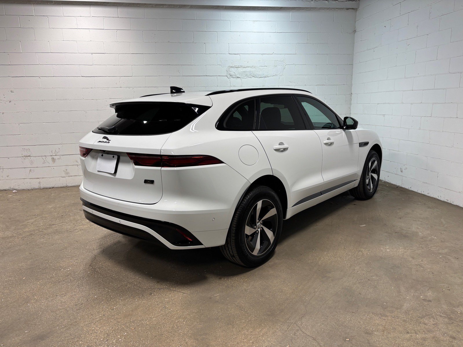 New 2026 Jaguar F-PACE R-Dynamic S AWD/4WD image 6