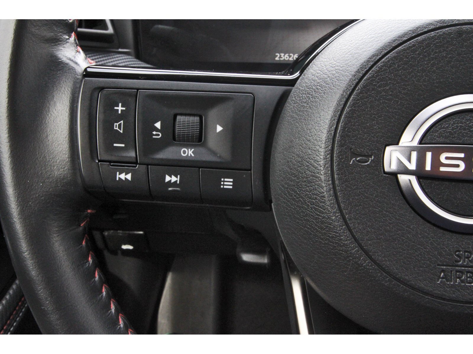 Used 2025 Nissan Kicks SR AWD/4WD image 19