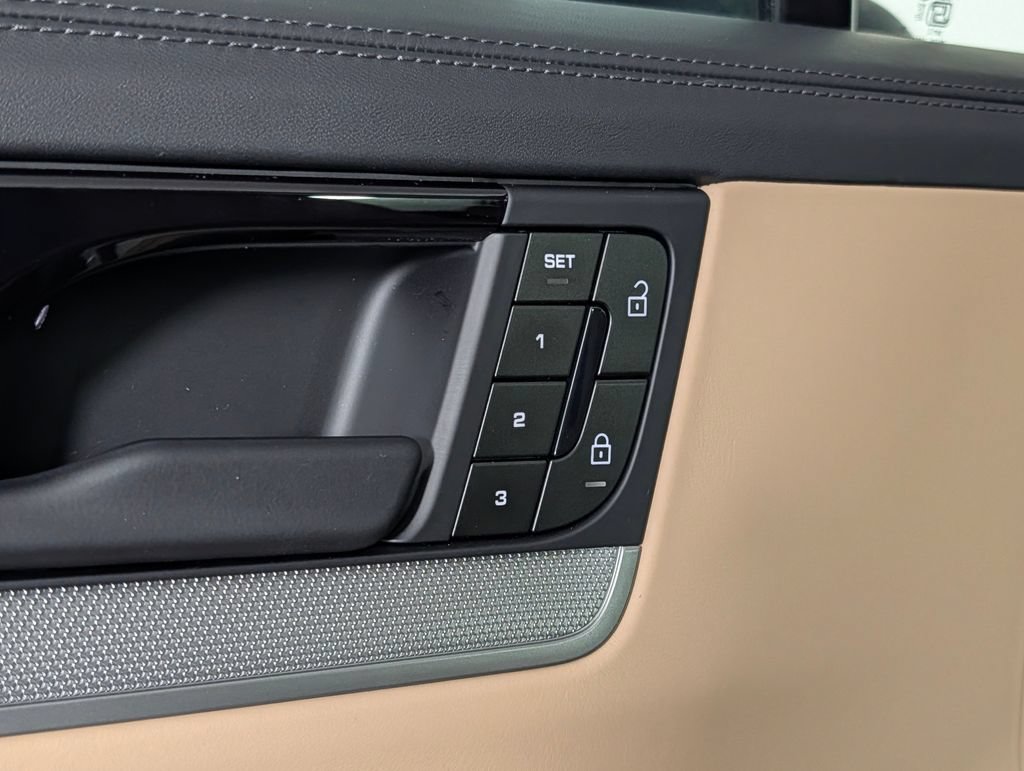 New 2026 Porsche Cayenne Coupe AWD/4WD image 26