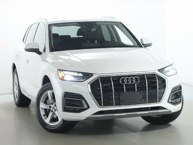Used 2023 Audi Q5 2.0T Premium w/ Convenience Package AWD/4WD image 2