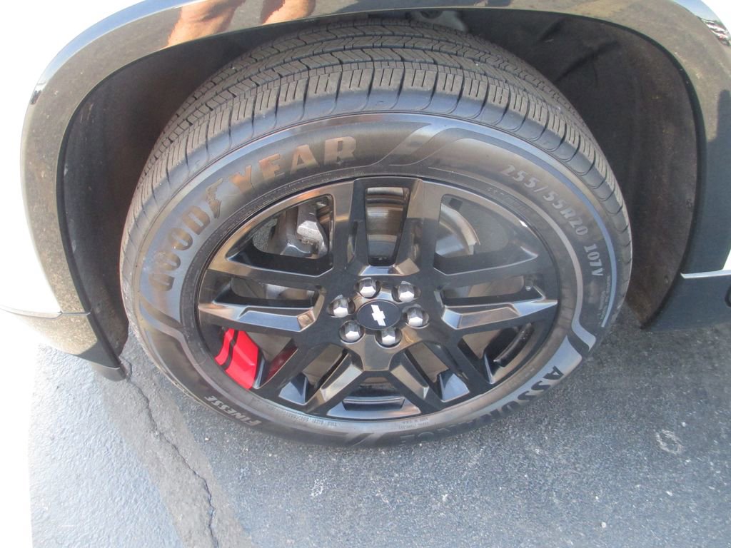 Used 2020 Chevrolet Traverse Premier w/ Redline Edition FWD image 15