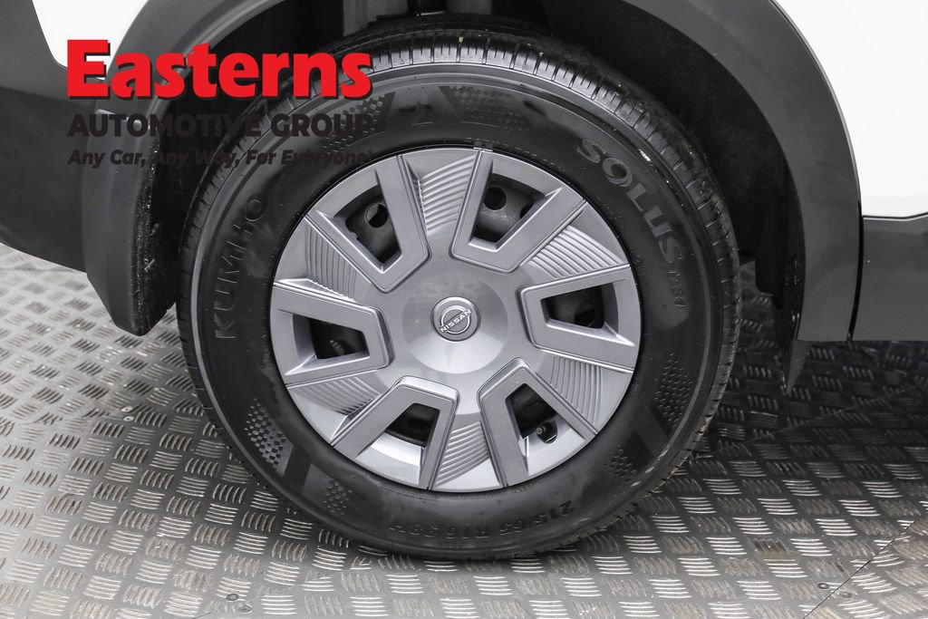 Used 2025 Nissan Kicks S image 30