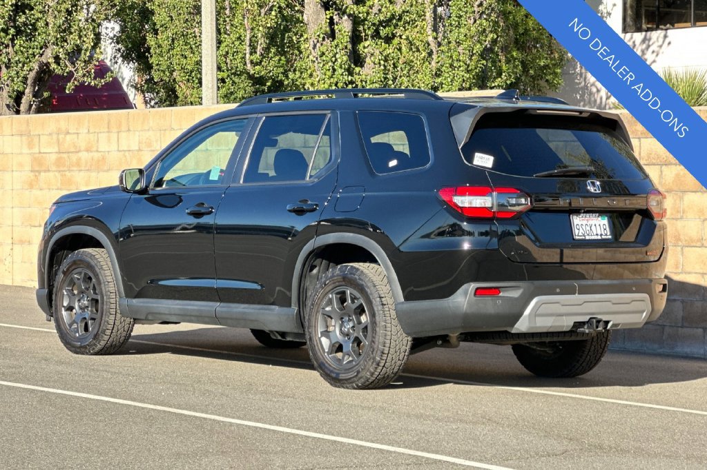 Certified 2025 Honda Pilot TrailSport image 5