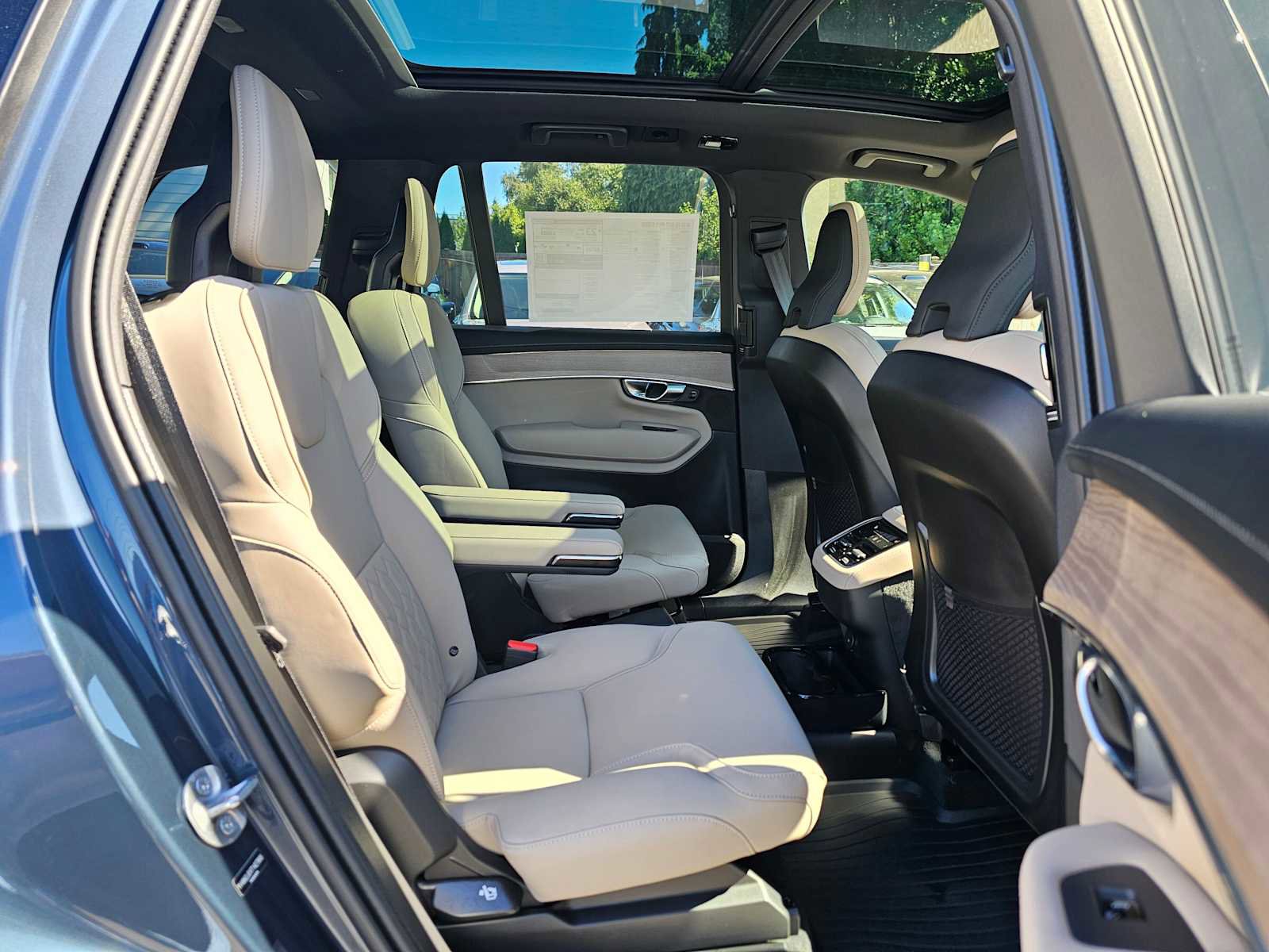 New 2026 Volvo XC90 B6 Plus image 12