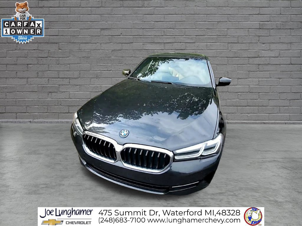 Used 2023 BMW 530e xDrive w/ Premium Package AWD/4WD image 3