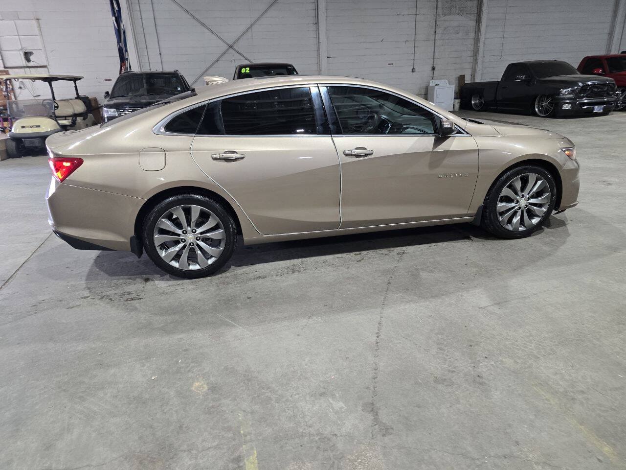Used 2018 Chevrolet Malibu Premier w/ Premier Sun and Wheel Package FWD image 14