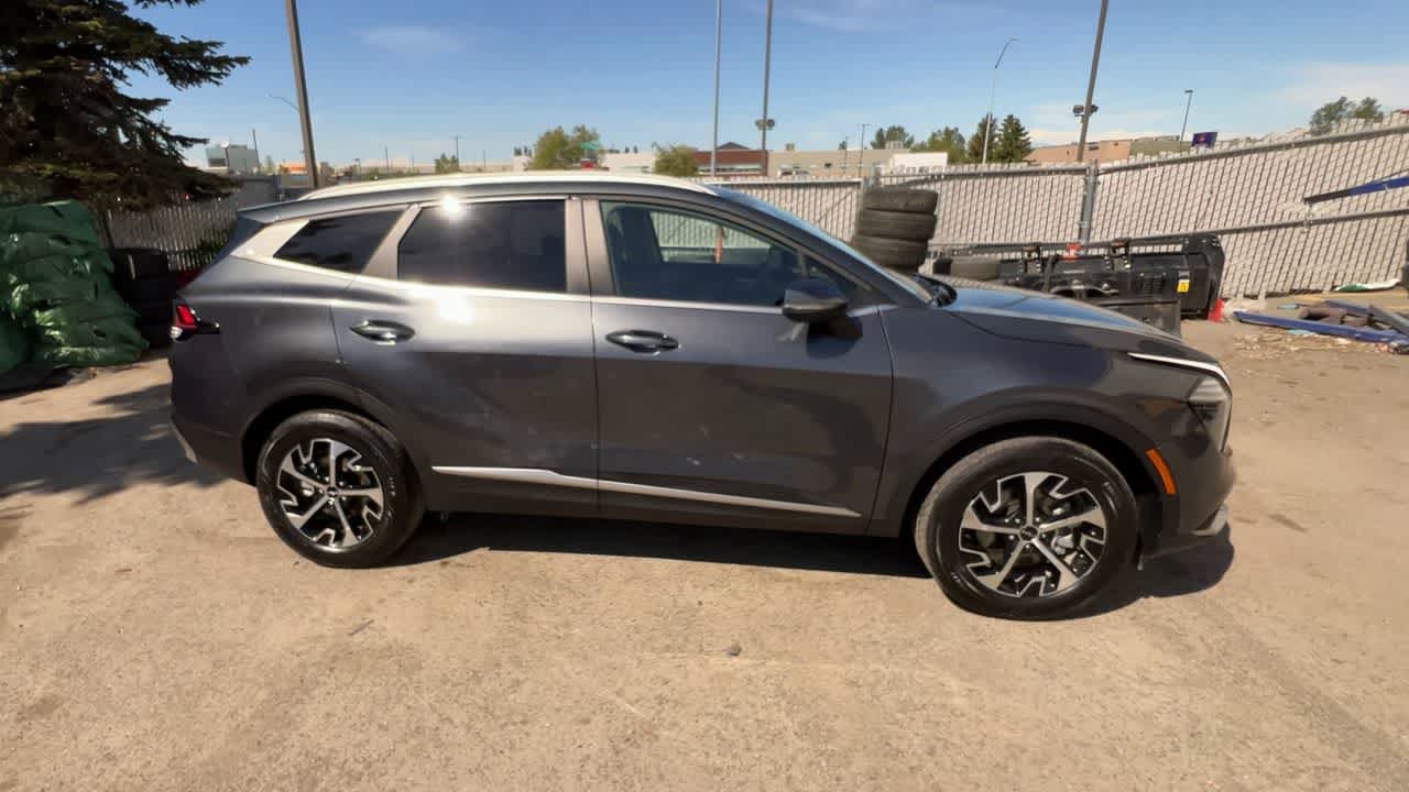 Used 2025 Kia Sportage EX AWD/4WD image 17