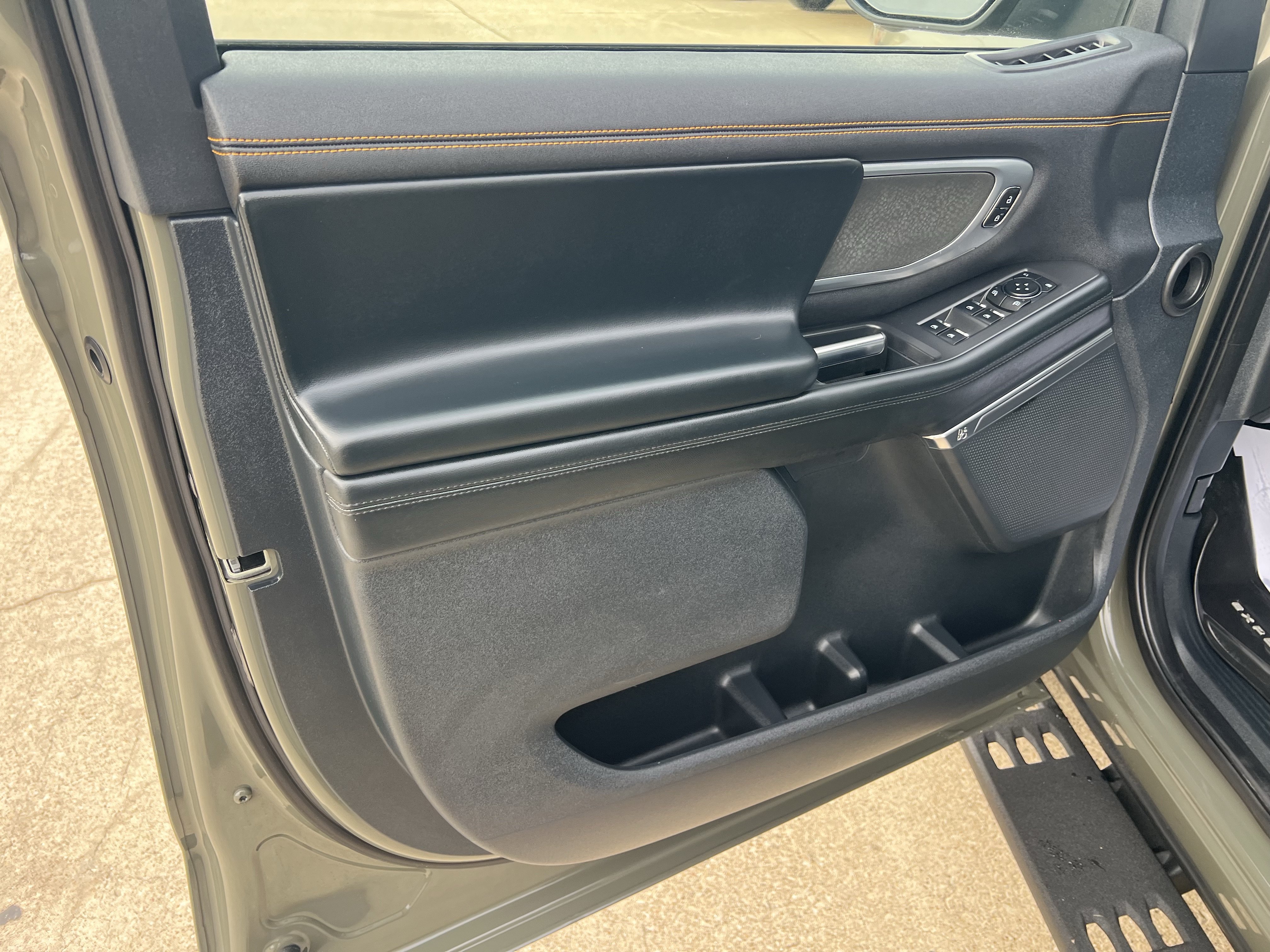 Used 2025 Ford Expedition Tremor AWD/4WD image 16