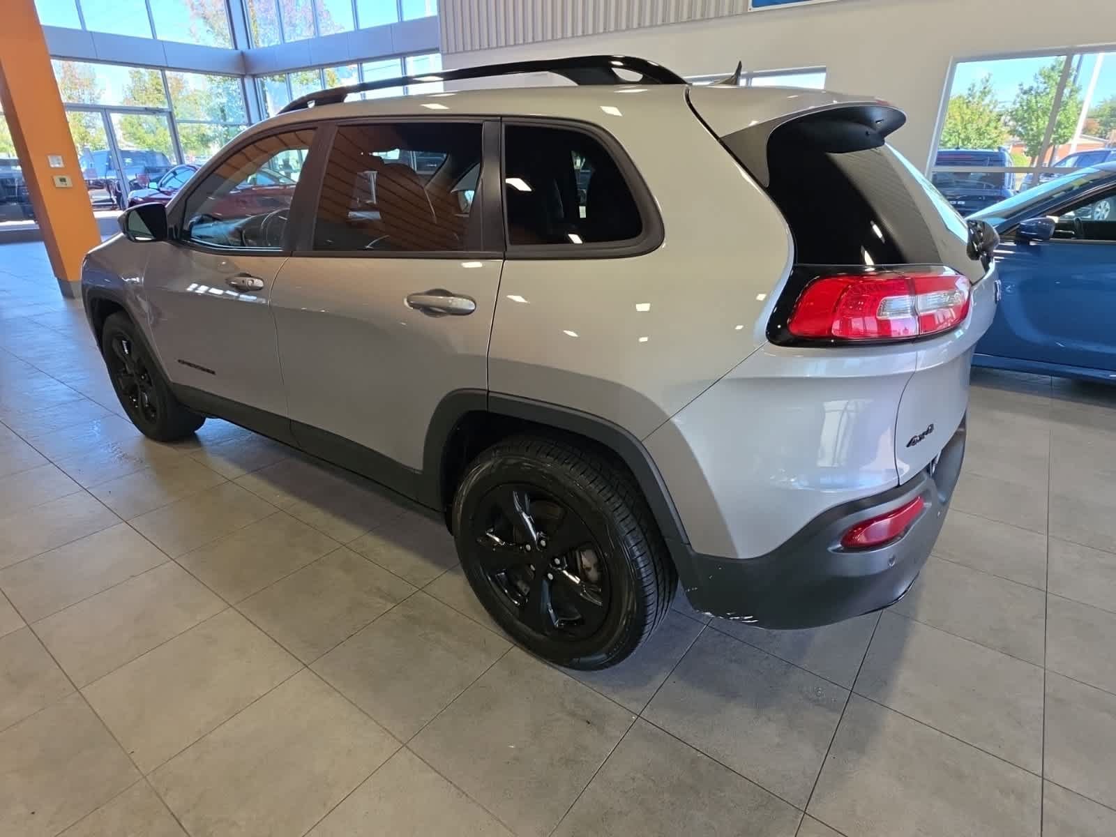 Used 2016 Jeep Cherokee High Altitude AWD/4WD image 10