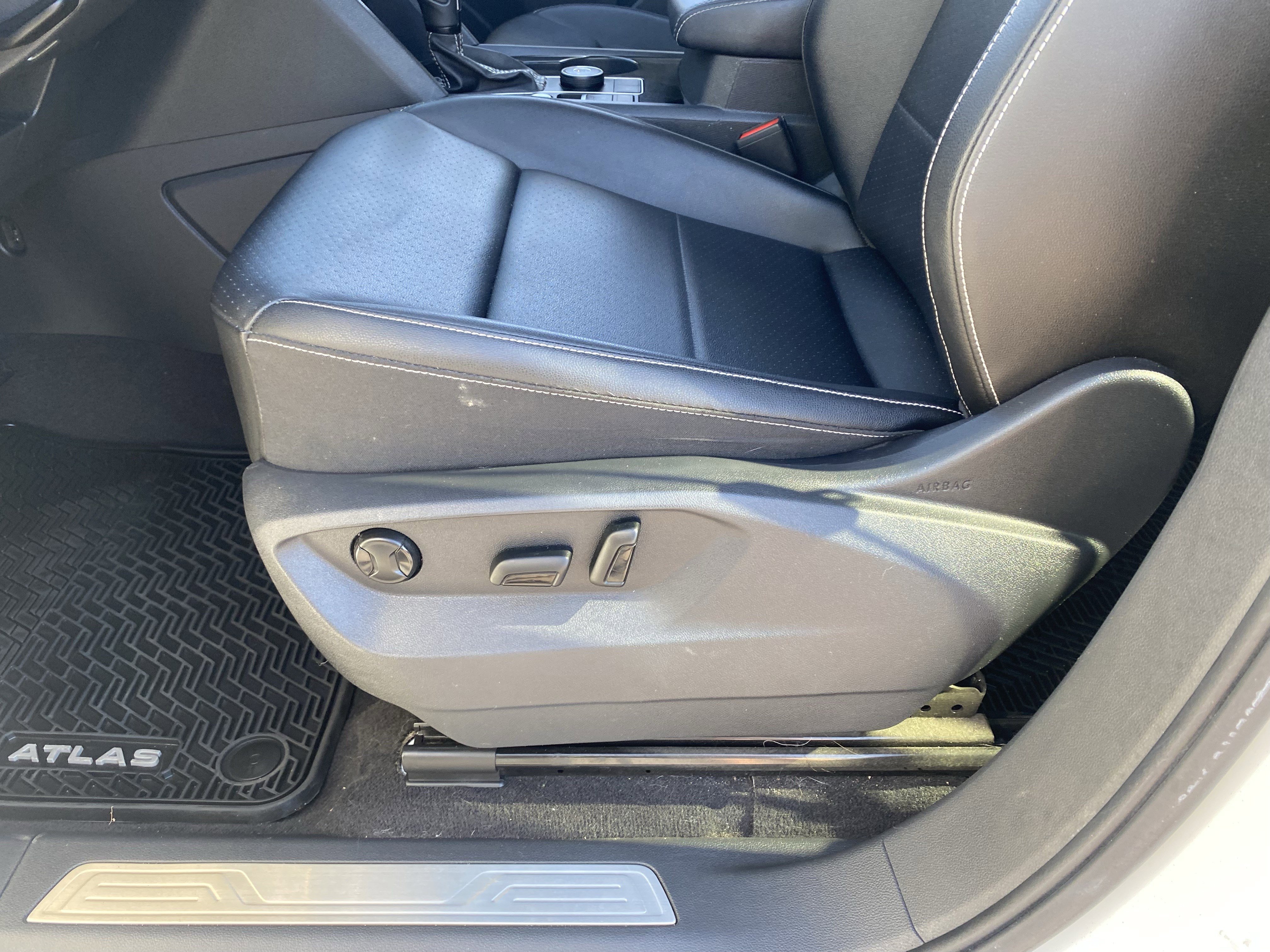 Used 2022 Volkswagen Atlas SE w/ Panoramic Sunroof Package image 19