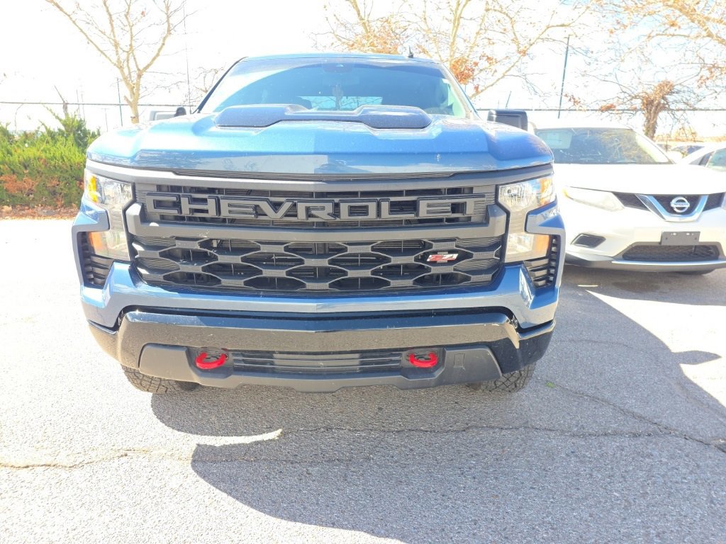 Certified 2024 Chevrolet Silverado 1500 Custom Trail Boss w/ LPO, Dark Essentials Package image 1