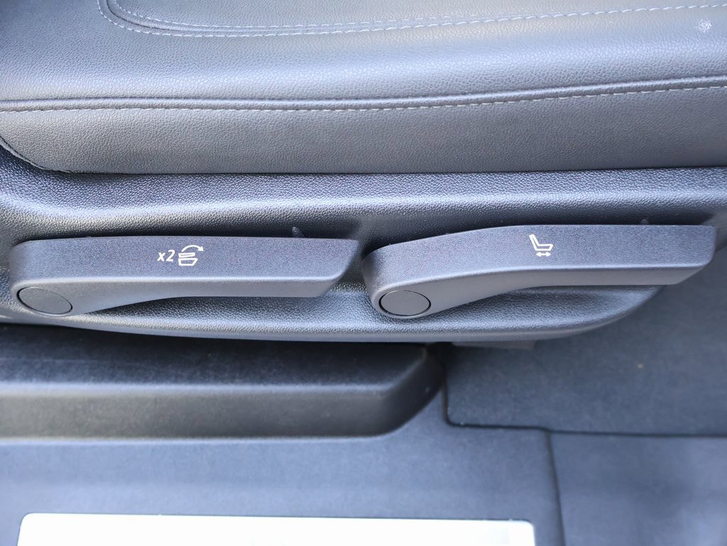 Certified 2024 Chevrolet Suburban Z71 w/ Luxury Package image 41