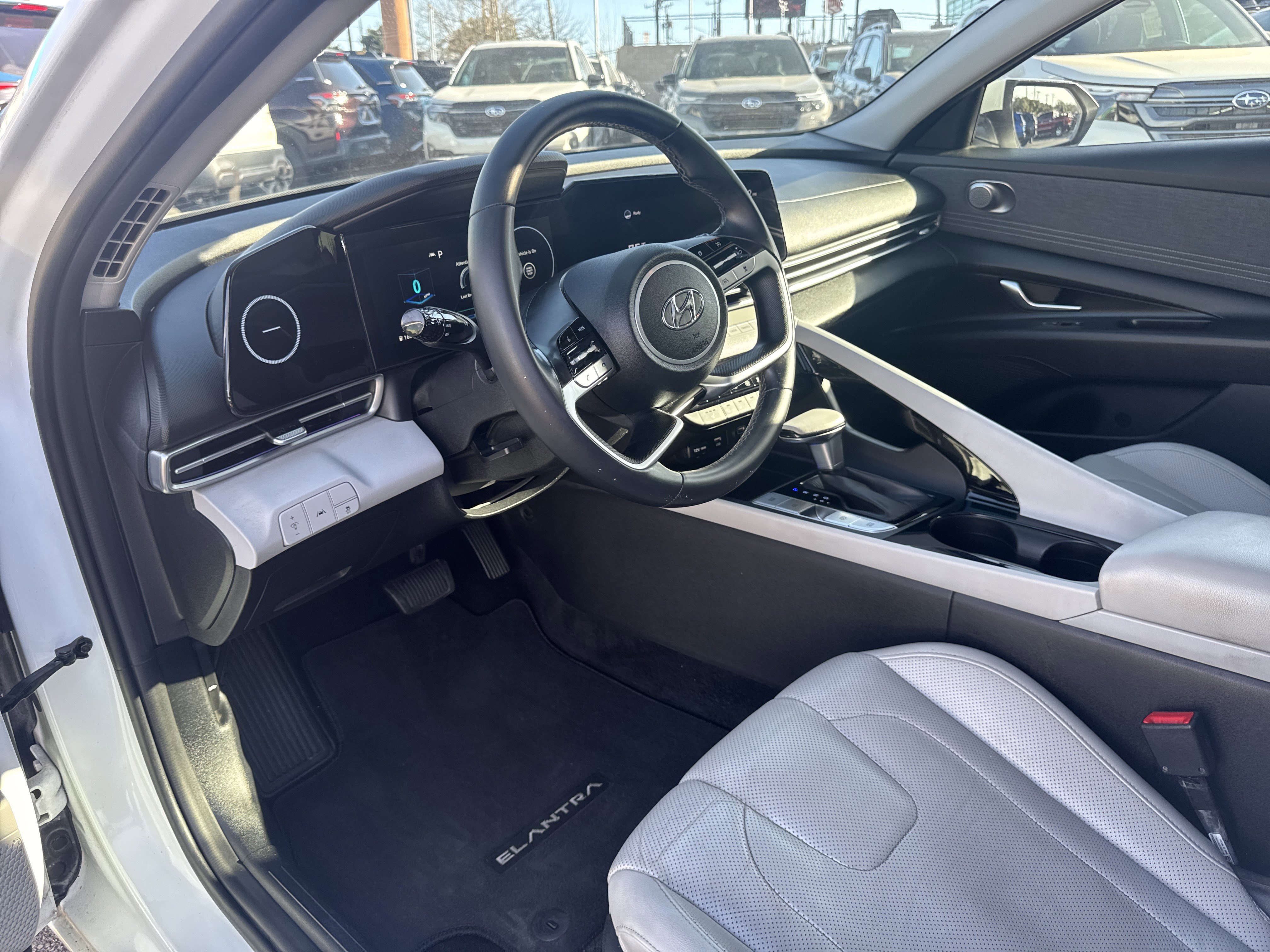 Used 2021 Hyundai Elantra Limited image 23