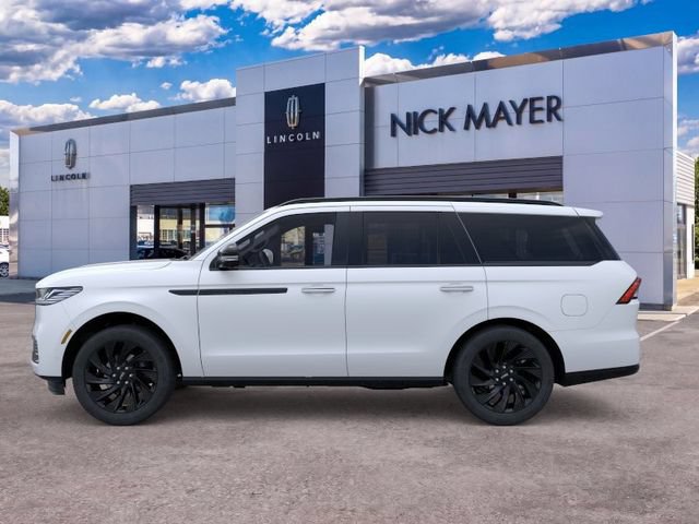 New 2026 Lincoln Navigator Reserve w/ Jet Appearance Package AWD/4WD image 3