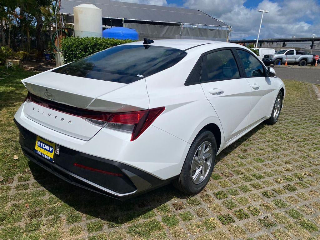 New 2026 Hyundai Elantra SE FWD image 6