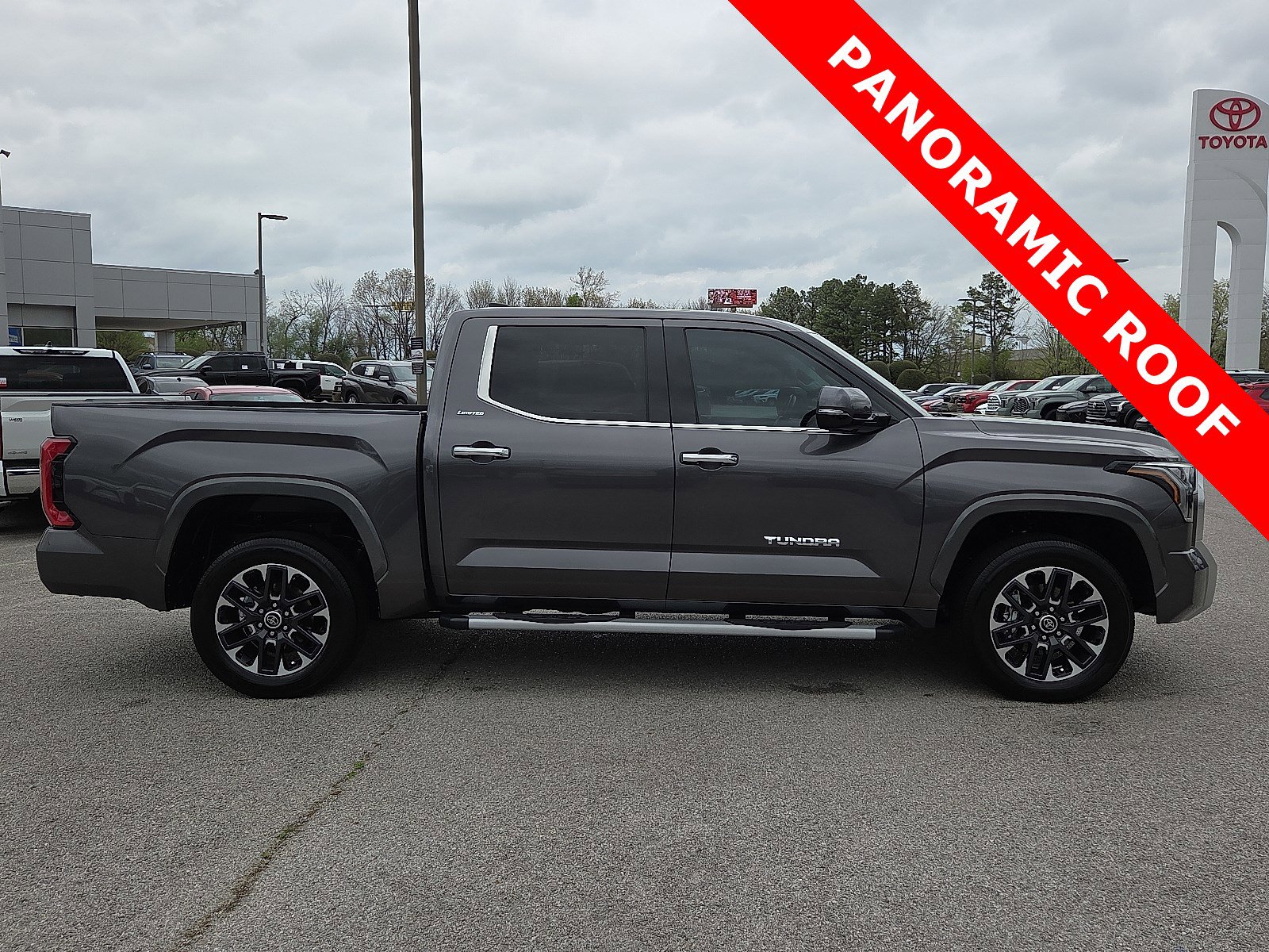 Used 2022 Toyota Tundra Limited AWD/4WD image 6