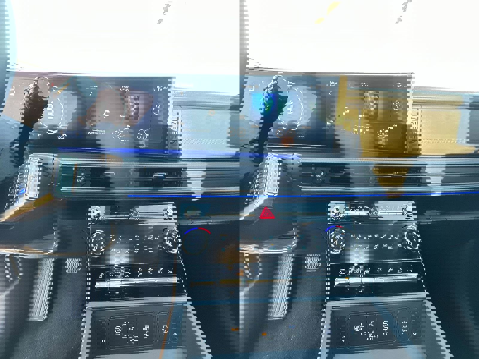 Used 2025 Hyundai Santa Fe Calligraphy image 13