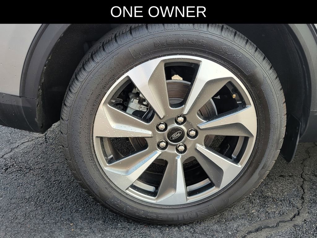 Used 2023 Ford Escape Platinum image 5