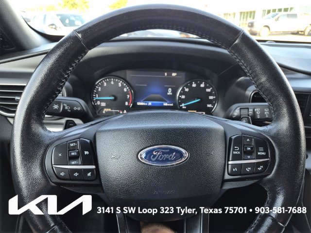 Used 2020 Ford Explorer XLT w/ Equipment Group 202A AWD/4WD image 32