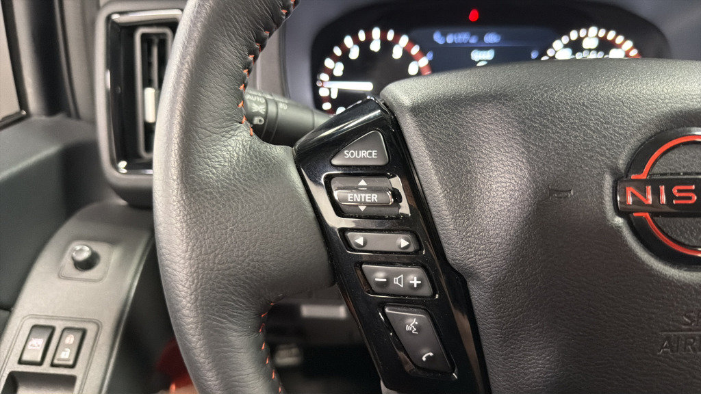 Used 2026 Nissan Frontier PRO-4X AWD/4WD image 24