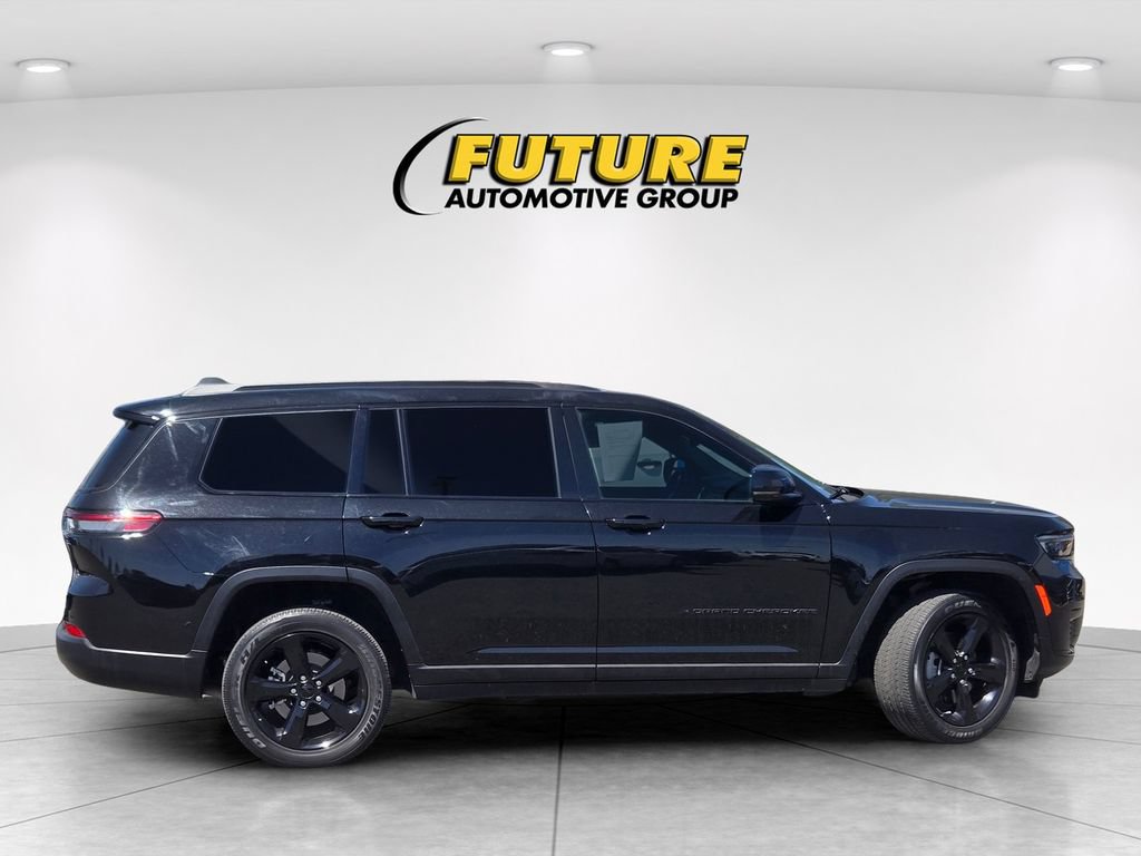 Used 2023 Jeep Grand Cherokee L Laredo AWD/4WD image 3