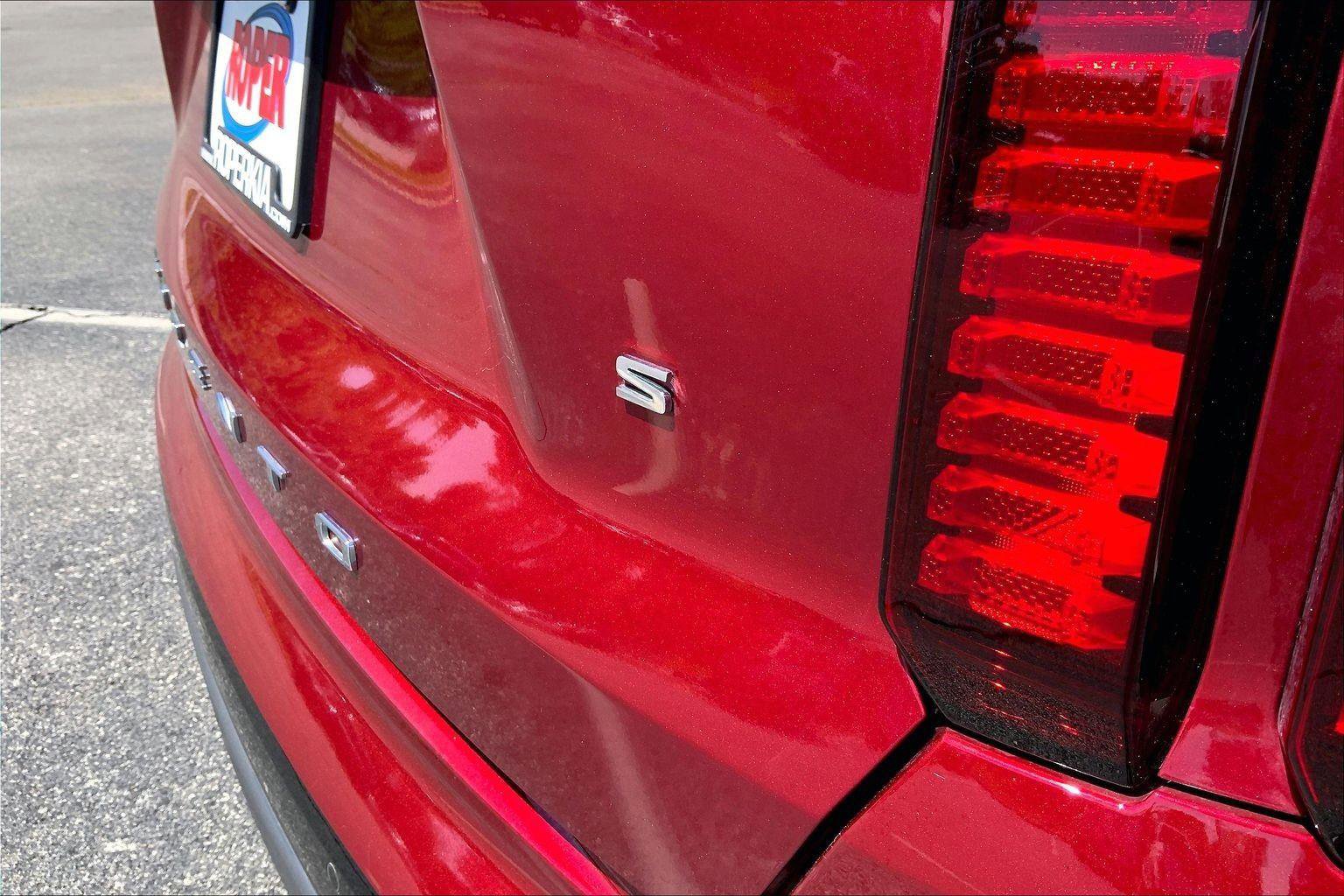 Used 2021 Kia Sorento S FWD image 8
