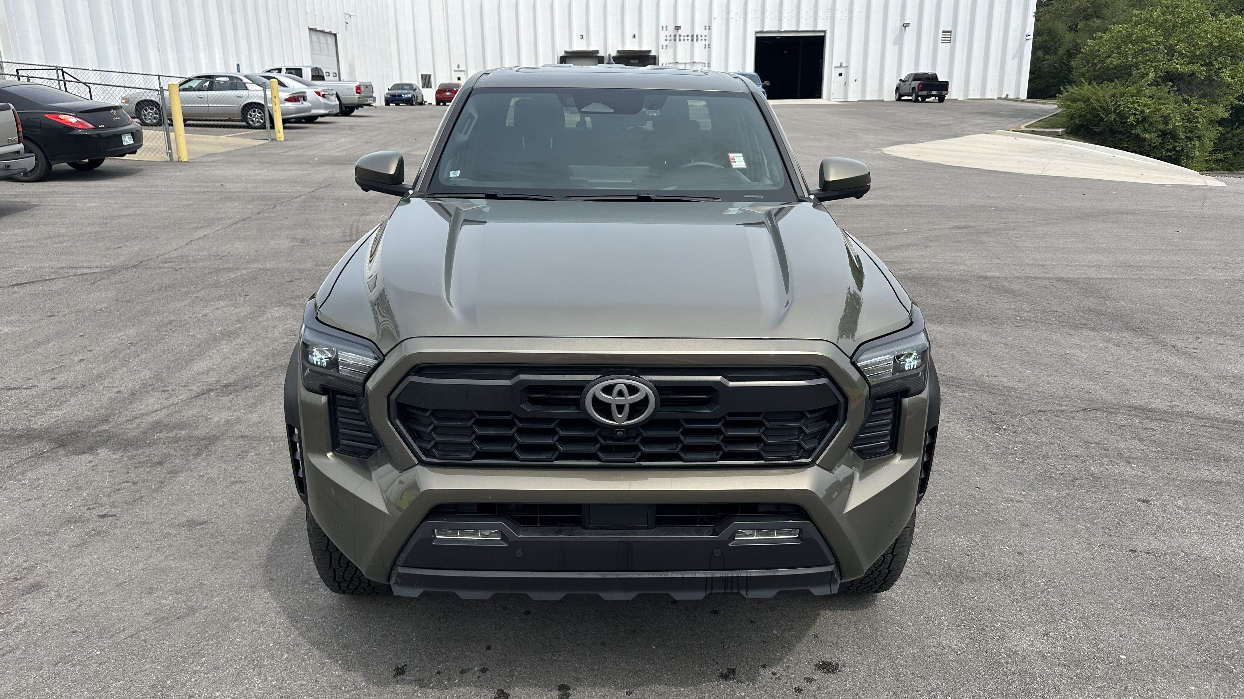 Used 2024 Toyota Tacoma TRD Off-Road w/ TRD Off Road Premium Package AWD/4WD image 3