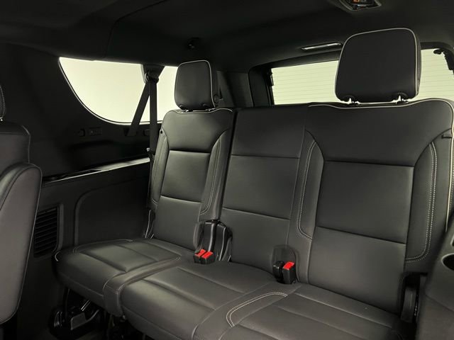 Used 2025 Chevrolet Suburban Premier AWD/4WD image 46