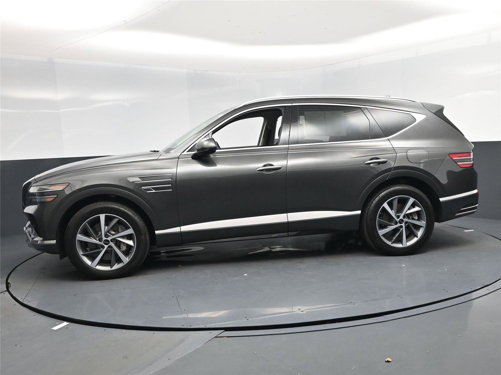 Used 2025 Genesis GV80 2.5T Select image 3